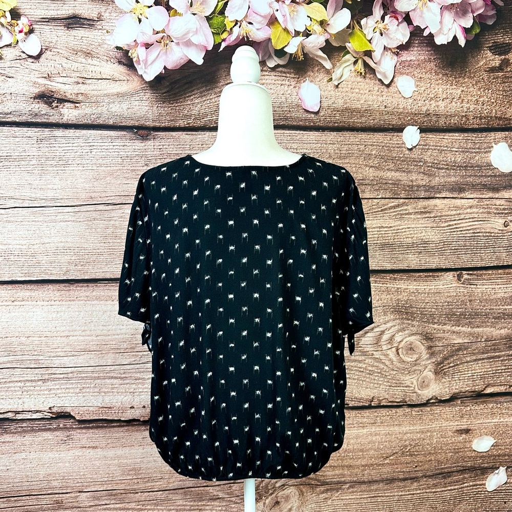 Universal Thread Women’s Rayon Black Abstract Geo… - image 7